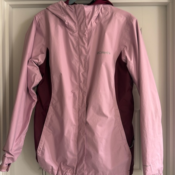 Columbia Jackets & Blazers - Columbia Rainjacket. Women’s size medium